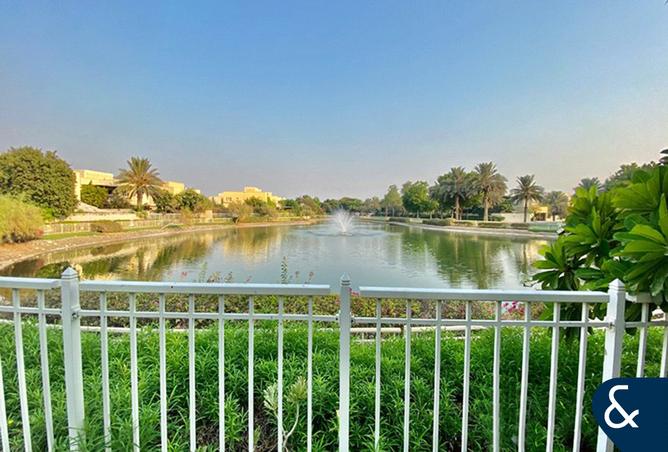 Villa - 4 Bedrooms - 5 Bathrooms for sale in Meadows 2 - Meadows - Dubai