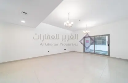 Apartment - 3 Bedrooms - 3 Bathrooms for rent in Al Muraqqabat - Deira - Dubai