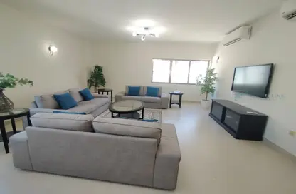 Apartment - 3 Bedrooms - 3 Bathrooms for rent in Al Buteen - Al Ras - Deira - Dubai