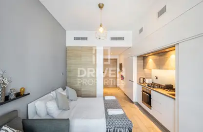 Apartment - 1 Bathroom for sale in Studio One - Dubai Marina - Dubai