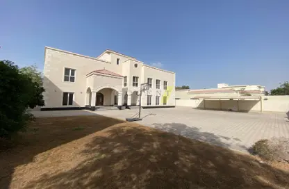 Villa - 6 Bedrooms - 7 Bathrooms for rent in Umm Suqeim 1 - Umm Suqeim - Dubai