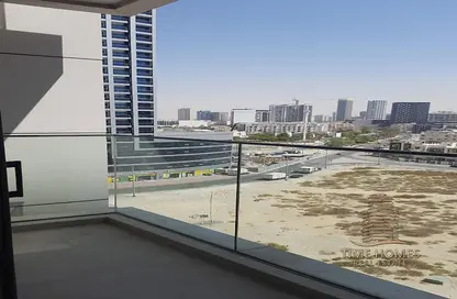 Apartment - 1 Bathroom for rent in Golden Dream Tower 1 - Jumeirah Village Circle - Dubai