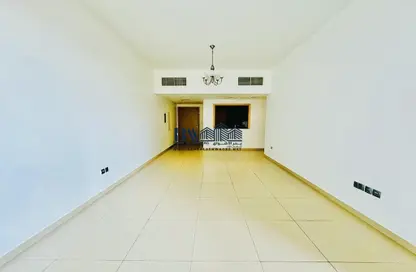 Apartment - 3 Bedrooms - 3 Bathrooms for rent in Al Barsha 1 - Al Barsha - Dubai