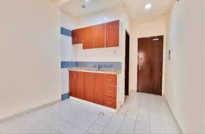 Apartment - 1 Bathroom for rent in Naif - Deira - Dubai