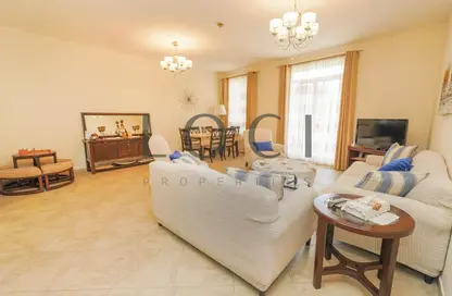 Apartment - 2 Bedrooms - 3 Bathrooms for sale in Shakespeare Circus 3 - Shakespeare Circus - Motor City - Dubai