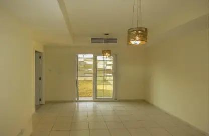 Villa - 2 Bedrooms - 3 Bathrooms for rent in Springs 9 - The Springs - Dubai