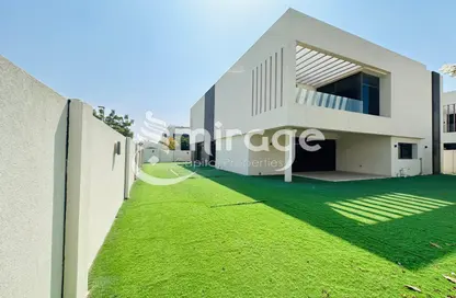 Villa - 5 Bedrooms - 6 Bathrooms for sale in West Yas - Yas Island - Abu Dhabi