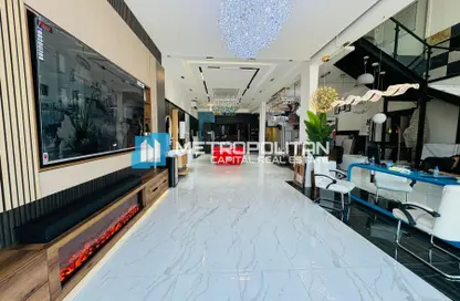 Shop - Studio for sale in M-3 - Mussafah Industrial Area - Mussafah - Abu Dhabi