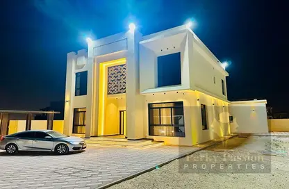 Villa - 4 Bedrooms - 6 Bathrooms for rent in Al Warqa'a 3 - Al Warqa'a - Dubai