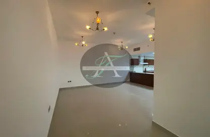 Apartment - 3 Bedrooms - 3 Bathrooms for sale in Marina Pinnacle - Dubai Marina - Dubai