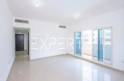 Apartment - 3 Bedrooms - 4 Bathrooms for rent in Tower 24 - Al Reef Downtown - Al Reef - Abu Dhabi