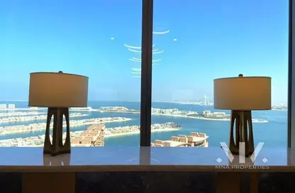 Apartment - 1 Bathroom for rent in The Palm Tower - Palm Jumeirah - Dubai