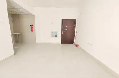 Apartment - 1 Bathroom for rent in Muwaileh 3 Building - Muwaileh - Sharjah