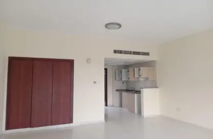 Apartment - 1 Bathroom for rent in L14 - Greece Cluster - International City - Dubai