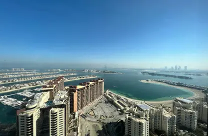 Apartment - 1 Bathroom for sale in The Palm Tower - Palm Jumeirah - Dubai