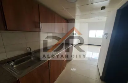 Apartment - 1 Bathroom for rent in Al Rashidiya Towers - Ajman Downtown - Ajman