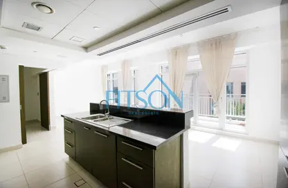 Apartment - 1 Bedroom - 1 Bathroom for rent in The Lofts - Downtown Dubai - Dubai