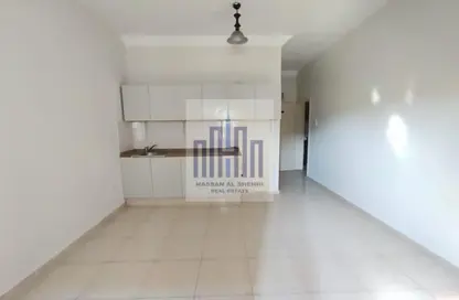 Apartment - 1 Bathroom for rent in Fire Station Road - Muwaileh - Sharjah