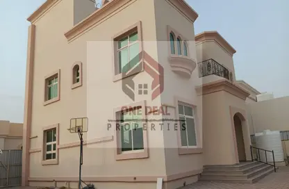 Duplex - 5 Bedrooms - 7 Bathrooms for rent in Khaldiya - Al Ain