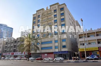 Apartment - 2 Bedrooms - 3 Bathrooms for rent in Budaniq Building - Abu shagara - Sharjah