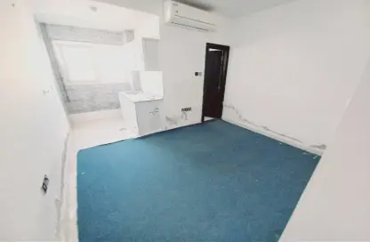 Apartment - 1 Bathroom for rent in SG Muwaileh Building - Muwaileh - Sharjah