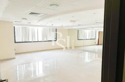 Office Space - Studio - 1 Bathroom for rent in Al Neem Tower - Khalifa Street - Abu Dhabi