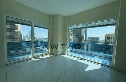 Apartment - 2 Bedrooms - 3 Bathrooms for rent in Sahara Tower - Sheikh Zayed Road - Dubai