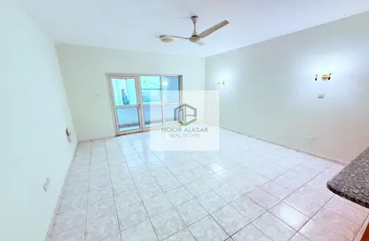 Apartment - 1 Bathroom for rent in Al Jabri Tower 4 - Al Qusais Residential Area - Al Qusais - Dubai