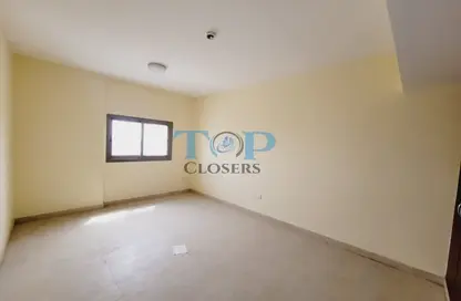 Apartment - 2 Bedrooms - 3 Bathrooms for rent in Baniyas East - Baniyas - Abu Dhabi