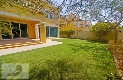 Villa - 4 Bedrooms - 5 Bathrooms for rent in Jumeirah Park - Dubai