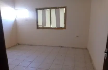 Apartment - 2 Bedrooms - 1 Bathroom for rent in Fire Station Road - Muwaileh - Sharjah