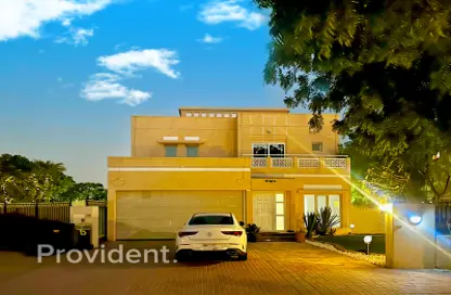 Villa - 4 Bedrooms - 5 Bathrooms for rent in Meadows 9 - Meadows - Dubai