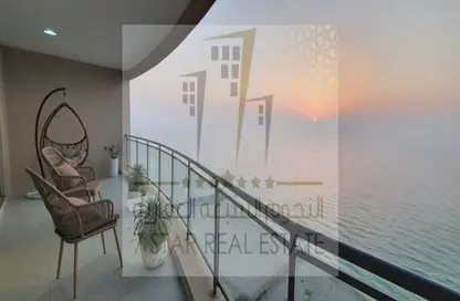 Apartment - 3 Bedrooms - 5 Bathrooms for sale in Al Khan - Sharjah