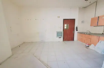 Apartment - 1 Bathroom for rent in Fire Station Road - Muwaileh - Sharjah