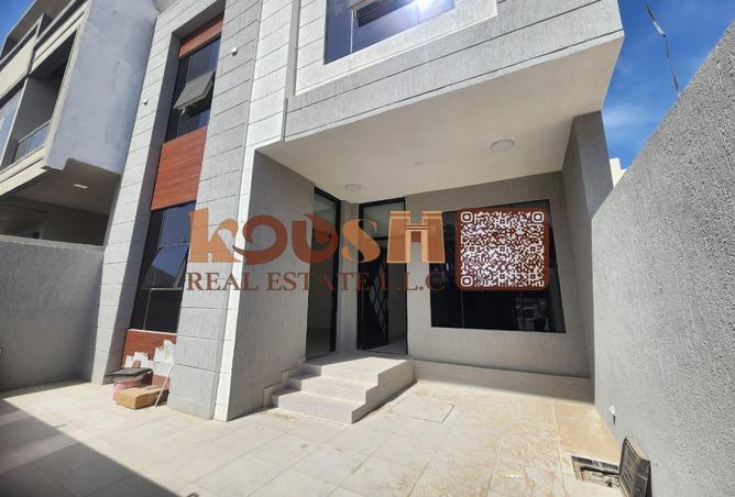 Townhouse - 5 Bedrooms - 6 Bathrooms for sale in Al Yasmeen 1 - Al Yasmeen - Ajman