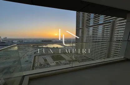 Apartment - 1 Bathroom for rent in Golden Dream Tower 1 - Jumeirah Village Circle - Dubai