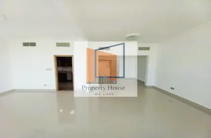 Apartment - 3 Bedrooms - 4 Bathrooms for rent in 3 Sails Tower - Corniche Road - Abu Dhabi