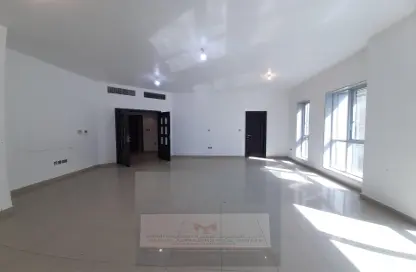 Apartment - 3 Bedrooms - 5 Bathrooms for rent in Shabiya 9 - Shabiya - Mussafah - Abu Dhabi