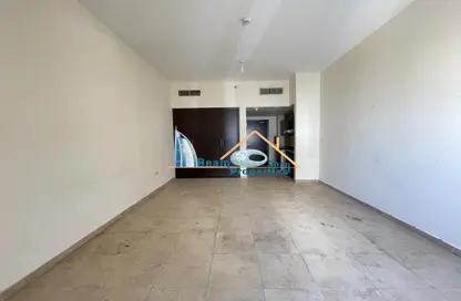 Apartment - 1 Bathroom for rent in Silicon Gates 1 - Silicon Gates - Dubai Silicon Oasis - Dubai