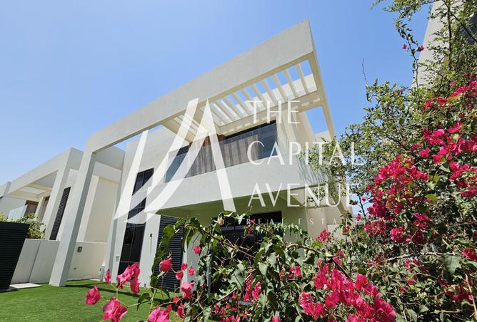 Villa - 4 Bedrooms - 7 Bathrooms for rent in West Yas - Yas Island - Abu Dhabi