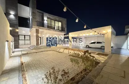 Townhouse - 4 Bedrooms - 6 Bathrooms for rent in Hoshi - Al Badie - Sharjah