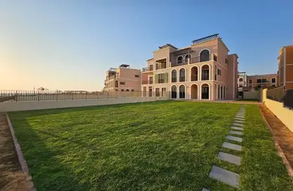 Villa - 5 Bedrooms - 7 Bathrooms for rent in Sur La Mer - La Mer - Jumeirah - Dubai