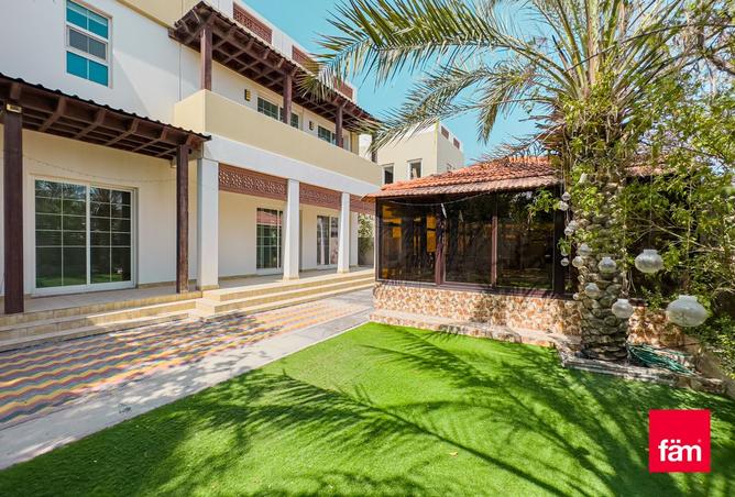 Villa - 5 Bedrooms - 7 Bathrooms for rent in Naseem - Mudon - Dubai