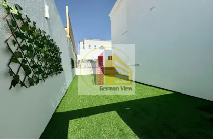 Apartment - 2 Bedrooms - 2 Bathrooms for rent in Madinat Al Riyad - Abu Dhabi