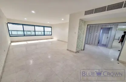 Apartment - 4 Bedrooms - 4 Bathrooms for rent in Al Raffa - Bur Dubai - Dubai