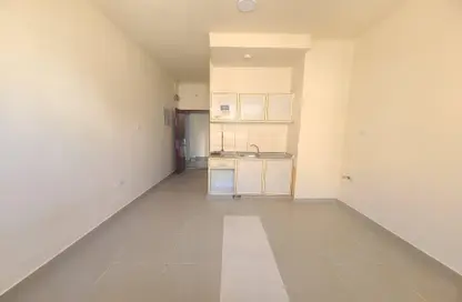 Apartment - 1 Bathroom for rent in Fire Station Road - Muwaileh - Sharjah