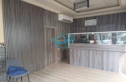 Shop - Studio - 1 Bathroom for rent in Al Khalidiya - Abu Dhabi