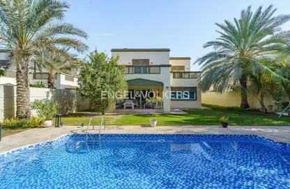 Villa - 4 Bedrooms - 5 Bathrooms for sale in Regional - Jumeirah Park - Dubai