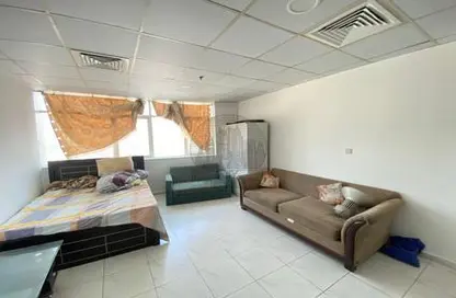 Apartment - 1 Bathroom for rent in RAK Tower - Al Seer - Ras Al Khaimah