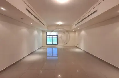 Apartment - 2 Bedrooms - 4 Bathrooms for rent in Silver Wave Tower - Al Mina - Abu Dhabi